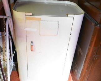 METAL ROASTER CABINET