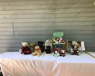 Bearalucious Minnie and Mickie Not Included