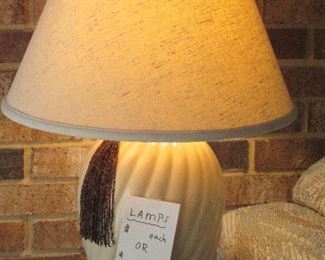 Pair of lamps with 3-way switches