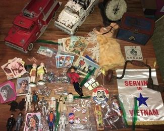 toys, cards, Star Wars, tobacco tins, political buttons, Bruce Hornsby autographed ticket, Pandora charms