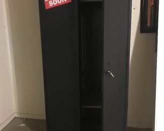Metal cabinet