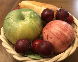 Lovely Italian ceramic fruit bowl.  8" diameter