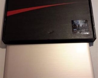 Toshiba Satellite laptop, like new, inbox.