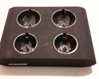 dreamGear dock for Sony motion and navigation controllers
