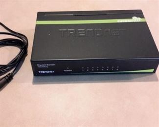 TRENDnet Gigabit Switch TEG-S80g, with box.