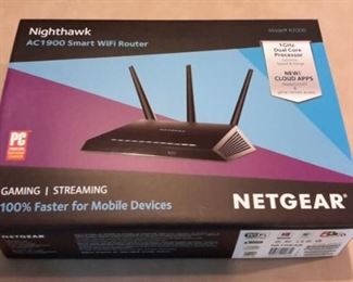 Netgear Nighthawk smart wifi router, with box.