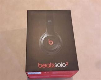beats solo 2, NEW IN BOX!