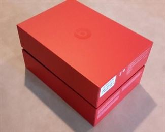 beats solo 2, NEW IN BOX!