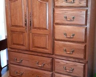 Gorgeous oak tallboy dresser with TWELVE drawers!