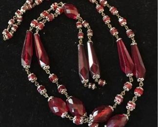 K112 Vintage Glass Faceted Bead Necklace