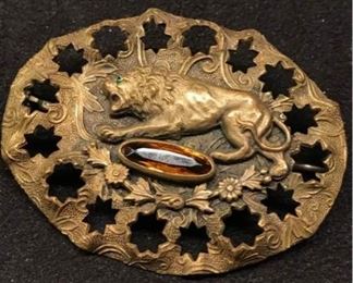 M027 Vintage C Clasp Brooch