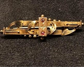 M035 1900 English Gold Pin