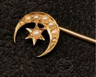 M036 14k Gold Lapel Pin