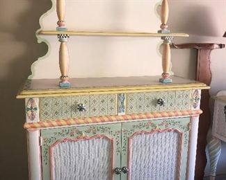 LEXINGTON CHINA HUTCH