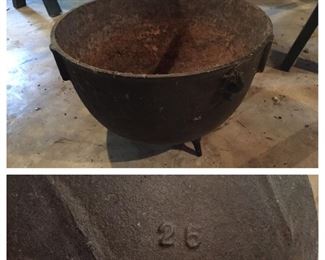 25 Gallon Cast Iron Cauldron Pot