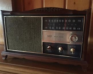 Vintage AM/FM Radio