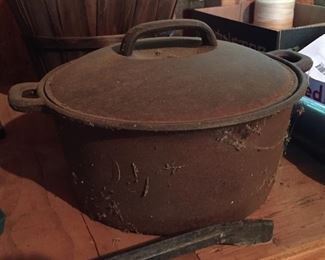 Cast Iron Pot with Lid