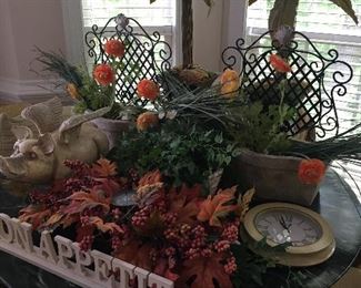 Assorted Floral/Plant Decor