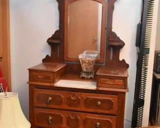 Antique Victorian Chest of Drawers with Mirror & Marble (missing some knobs)