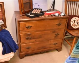 Vintage 3-Drawer Chest / Dresser
