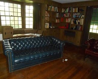 Leather sofa - little to no wear