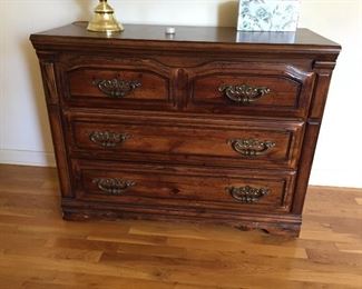 Antique chedt of drawers