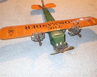 ANTIQUE METAL AIRPLANE / THE COMMANDER