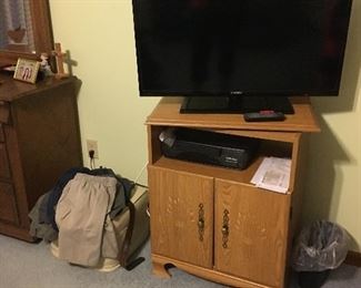 TV Stand that swivels and TV for sale its 36" (?)