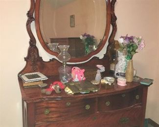 BEAUTIFUL Antique dresser with Mirror