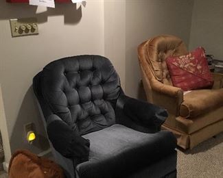 2 Rocker Swivel chairs in excellent condition