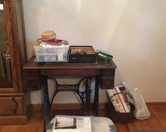 Vintage sewing machine and sewing stuff