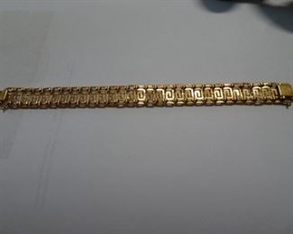 Marked 18K Gold Bracelet
