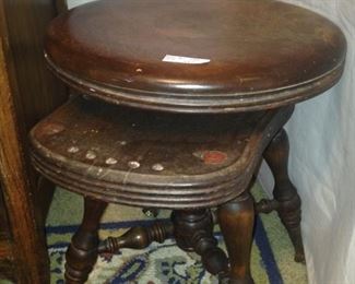 Antique piano stool (missing back)