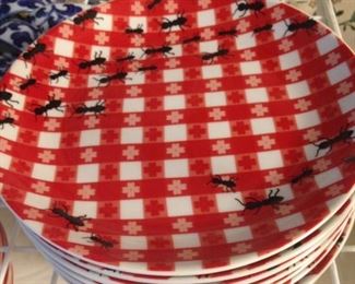 Darling picnic plates