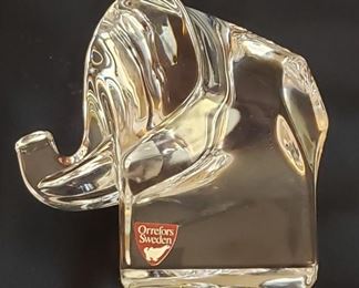 ORREFORS ELEPHANT 5" TALL