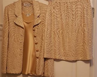 ST. JOHN KNIT SKIRT/JACKET SZ 6 W/SZ 2 ST. JOHN CAMOUSEL  