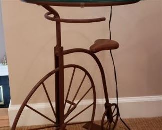 18" ROUND GLASS TABLE W/BICYCLE IRON BASE 
