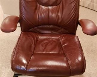 ADJUSTABLE DESK  CHAIR