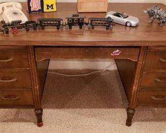 VINTAGE DESK (PLACED IN GARAGE FOR YOUR EASE OF MOVING