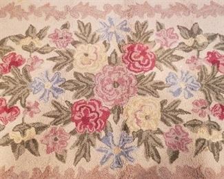 CENTER PATTERN OF RUG