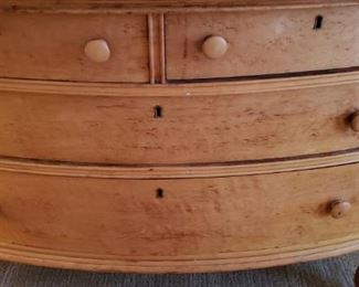 CLOSE UP OF WOOD GRAIN