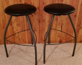PAIR OF UNIQUE STYLE SWIVEL BAR STOOLS BY AMISCO SWICE