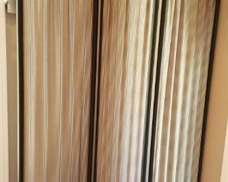 ROOM DIVIDER FOLDING SCREEN