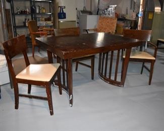 RETRO TABLE W/6 CHAIRS