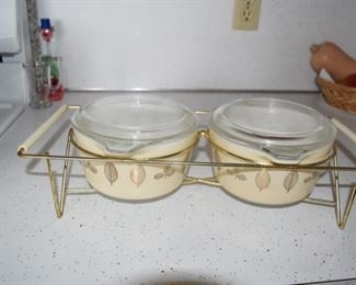 PYREX SERVING SET