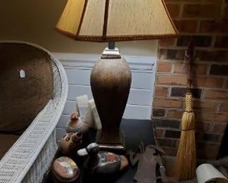living lamp and endtable