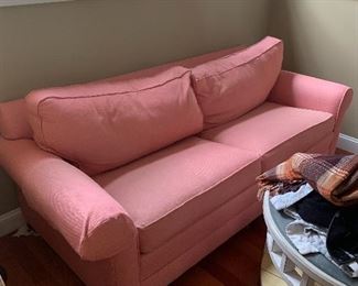Pull out bed/ couch , beautiful pink !