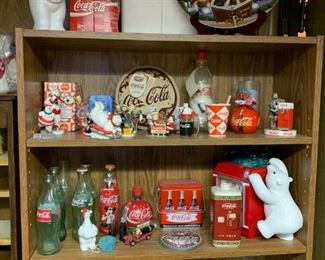 Coca Cola collectibles, an M & M Christmas plate