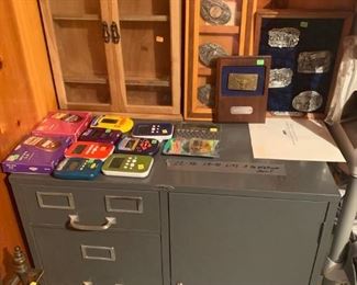 2 1/2 drawers and side storage