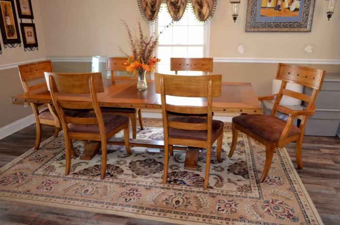 gorgeous dining room table & 6 chairs,	w/leaf table expands from 6' to 8'